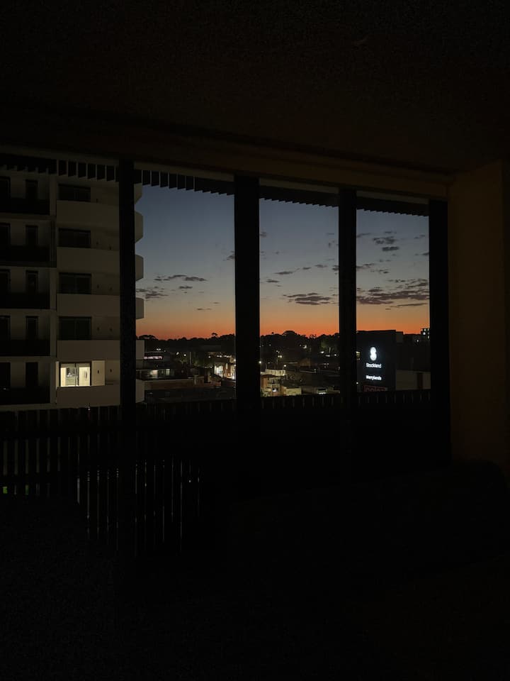 Cosy Spacious 1br Next To Merrylands Station - Fairfield