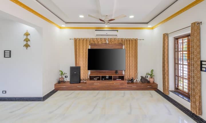 Living room image 3
