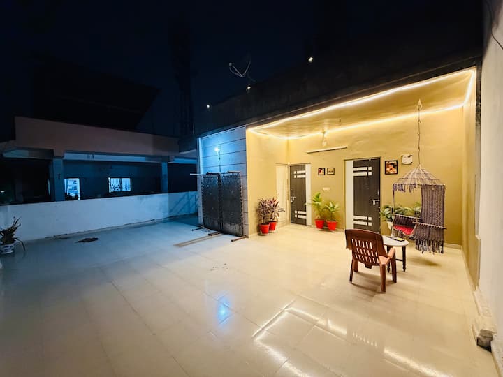 Spacious Studio Apartment With Open View - Ahmedabad