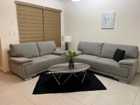 Top Airbnb: House in private Artezza, wells. in Colonia Fraccionamientos