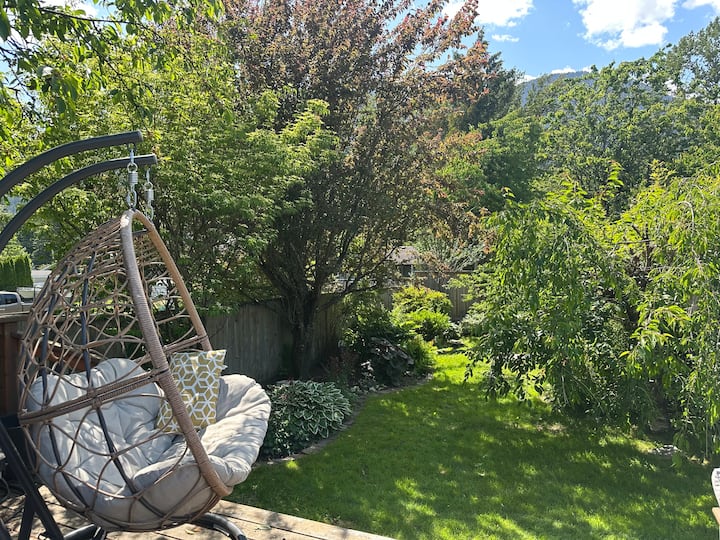 Cozy Bungalow In Quiet Neighbourhood - Squamish