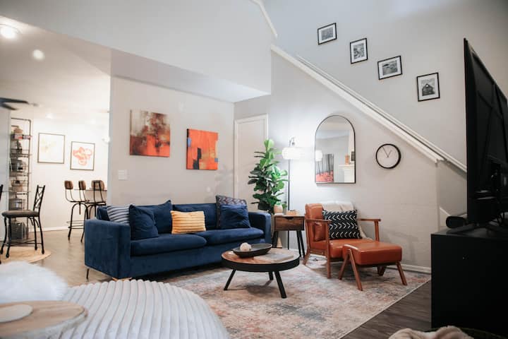 Boho Gated Lakefront Retreat - Edmond, OK