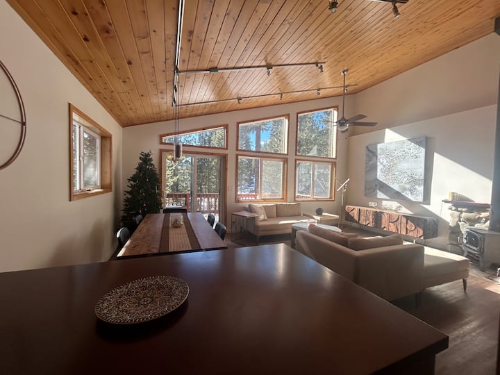 Sleek Holiday Hideaway - Truckee, CA