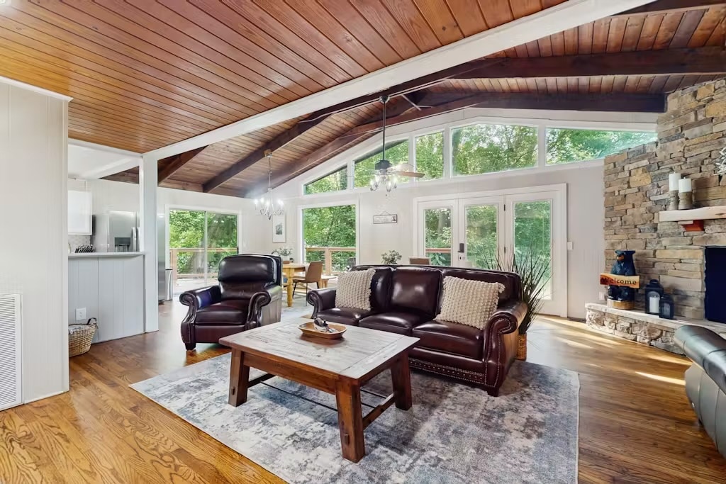 Top Airbnb: Creek Song Hideaway in Fairgarden