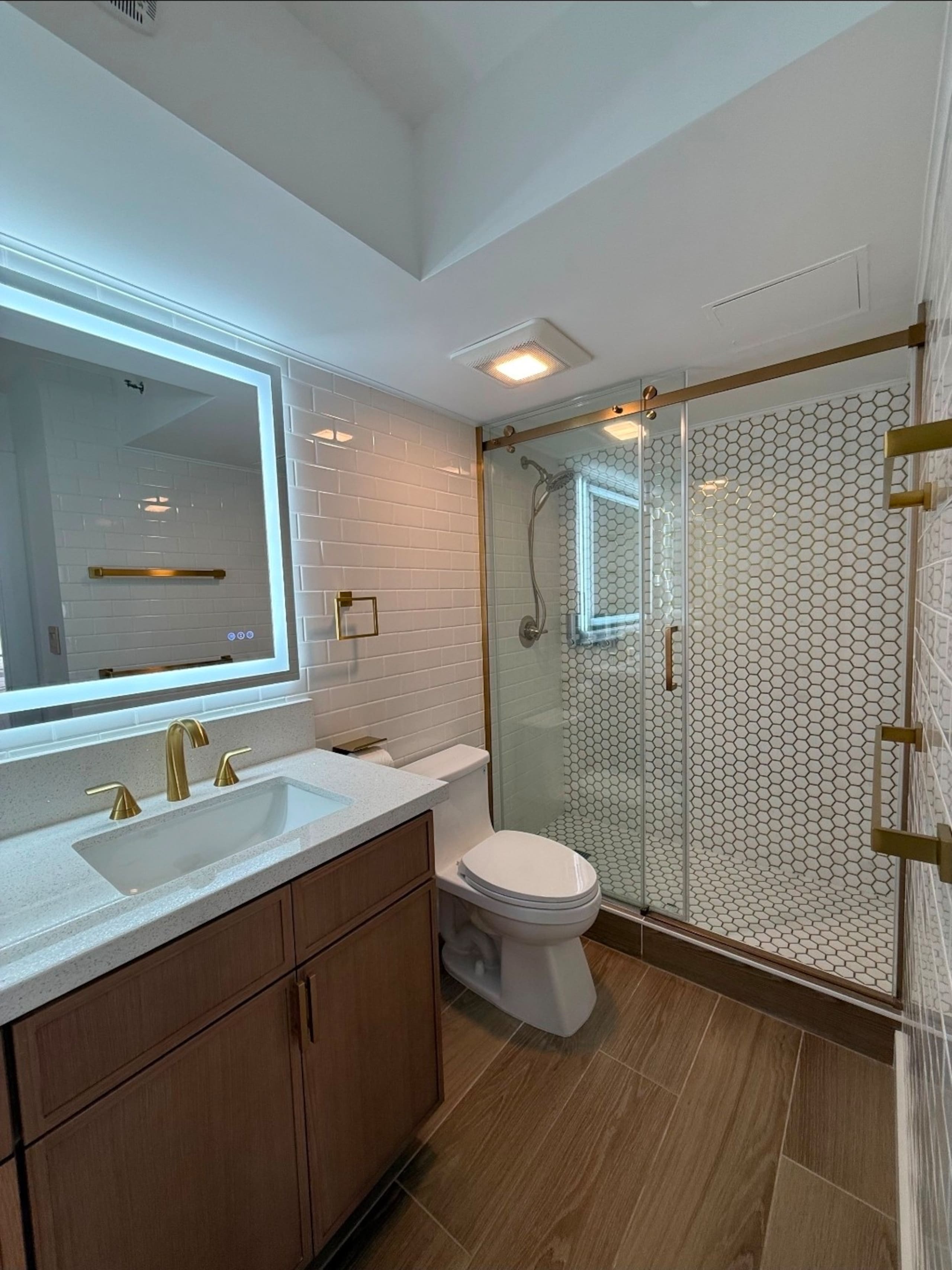 Prime location newly renovated 1 bedroom Waikiki - Image 7