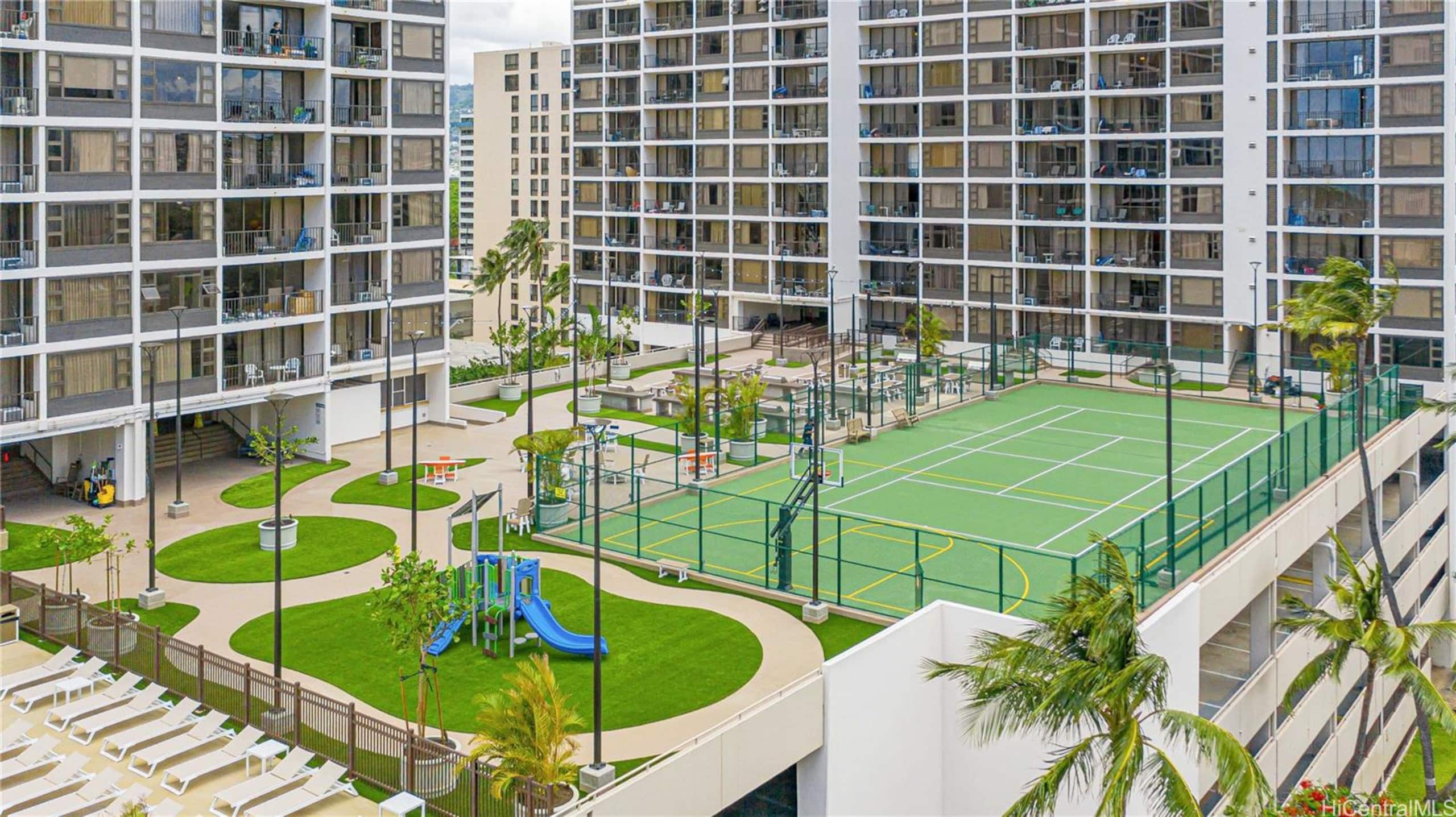 Prime location newly renovated 1 bedroom Waikiki - Image 16