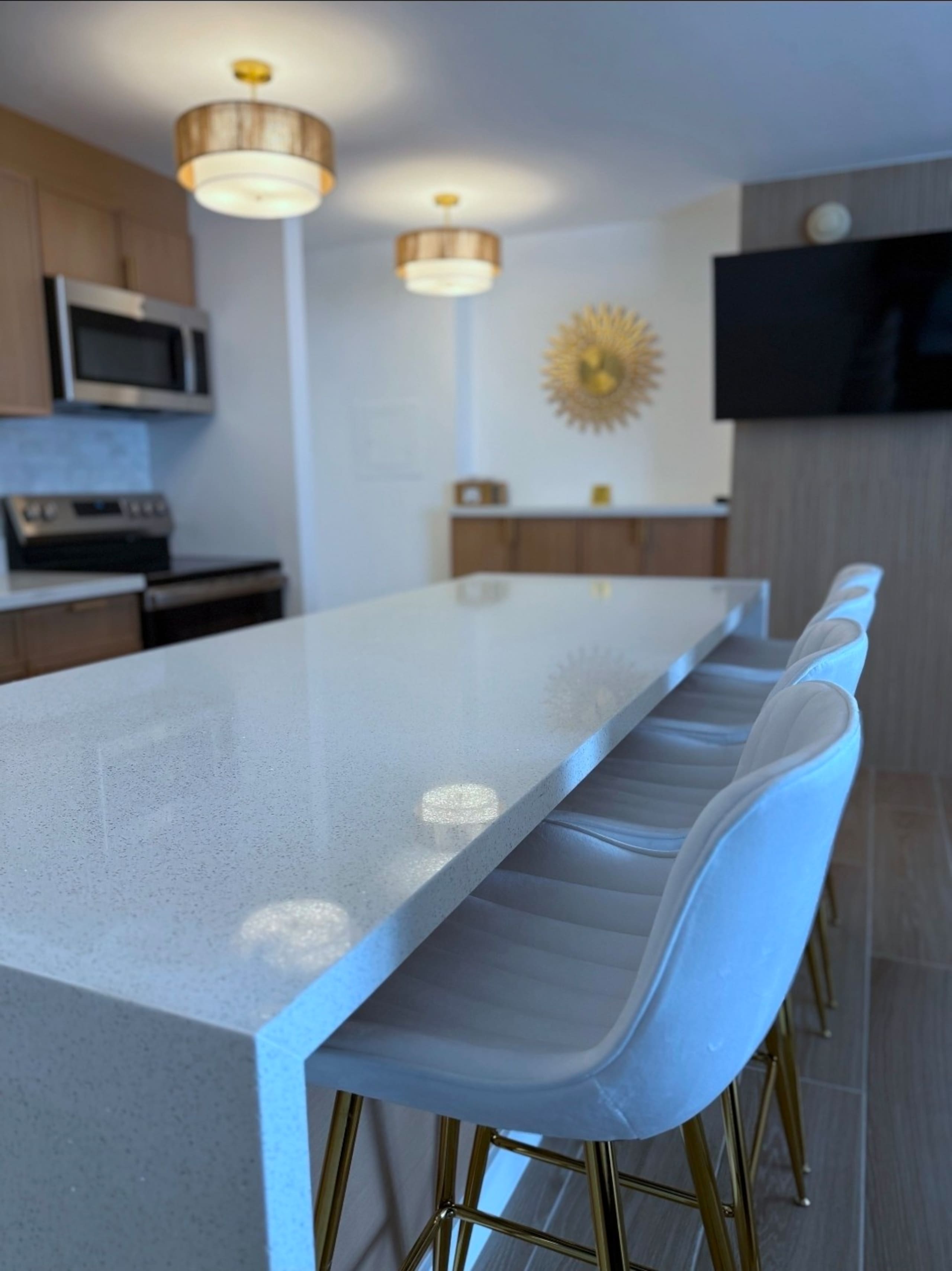 Prime location newly renovated 1 bedroom Waikiki - Image 5