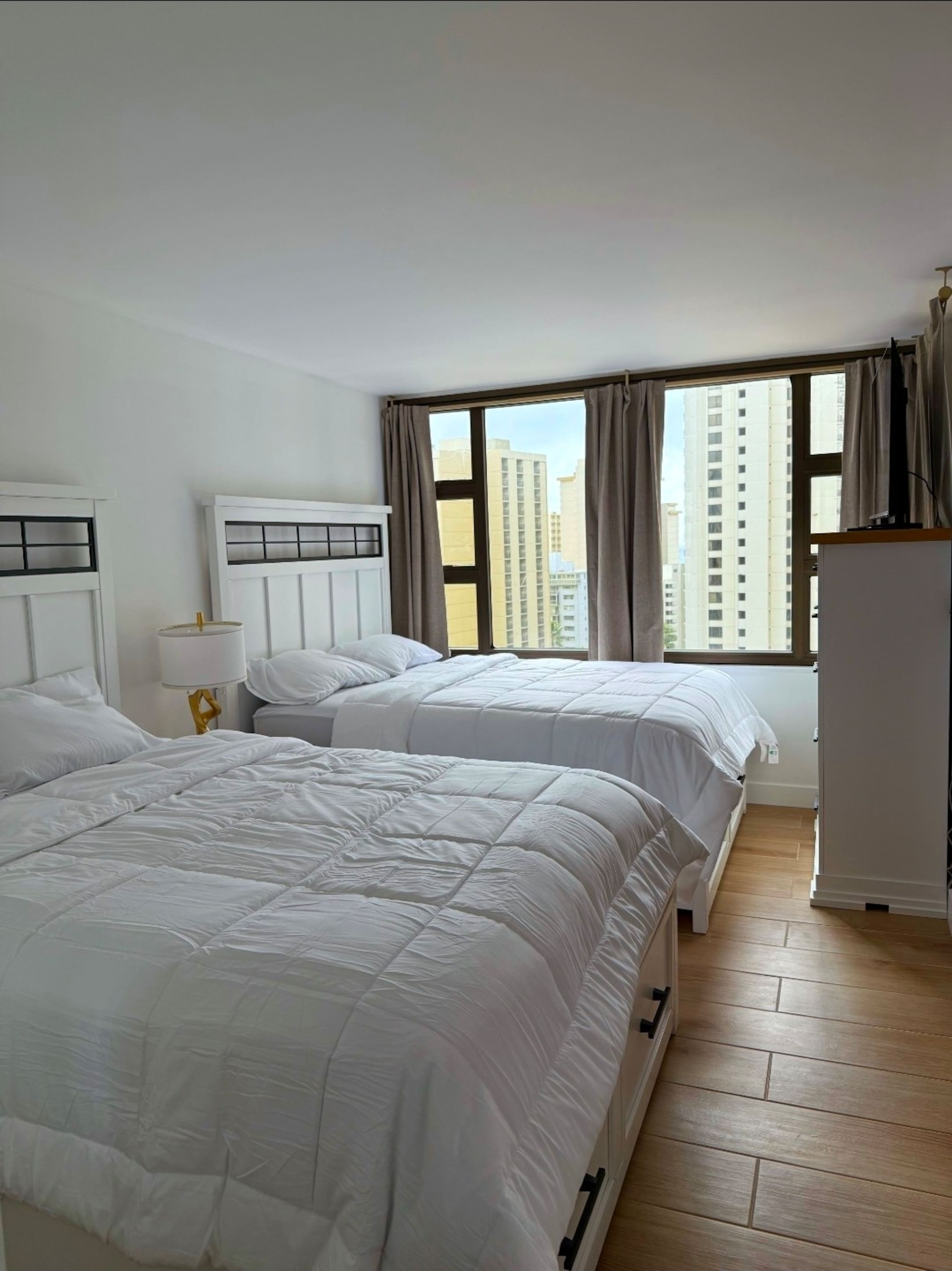 Prime location newly renovated 1 bedroom Waikiki - Image 6