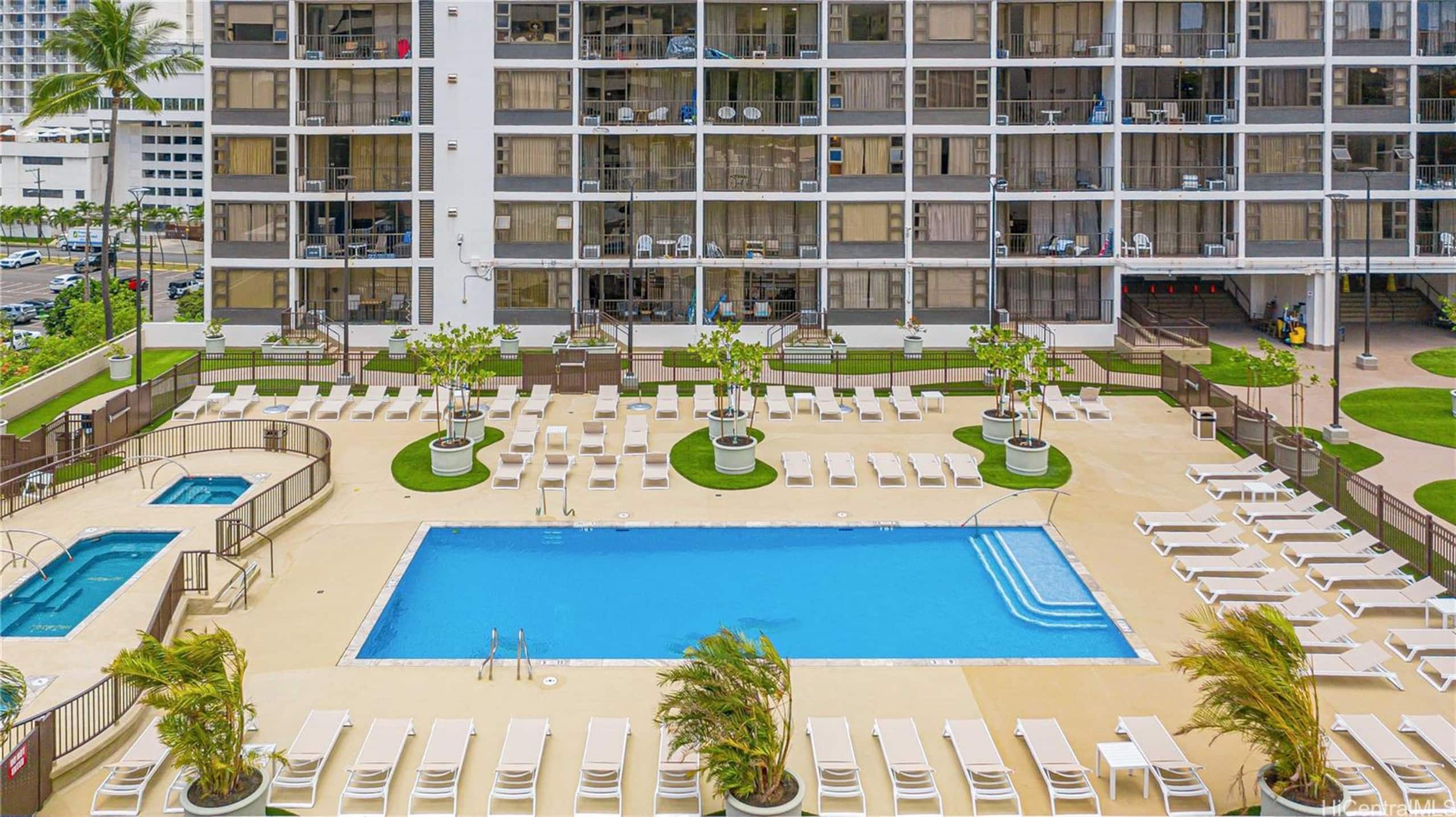 Prime location newly renovated 1 bedroom Waikiki - Image 13
