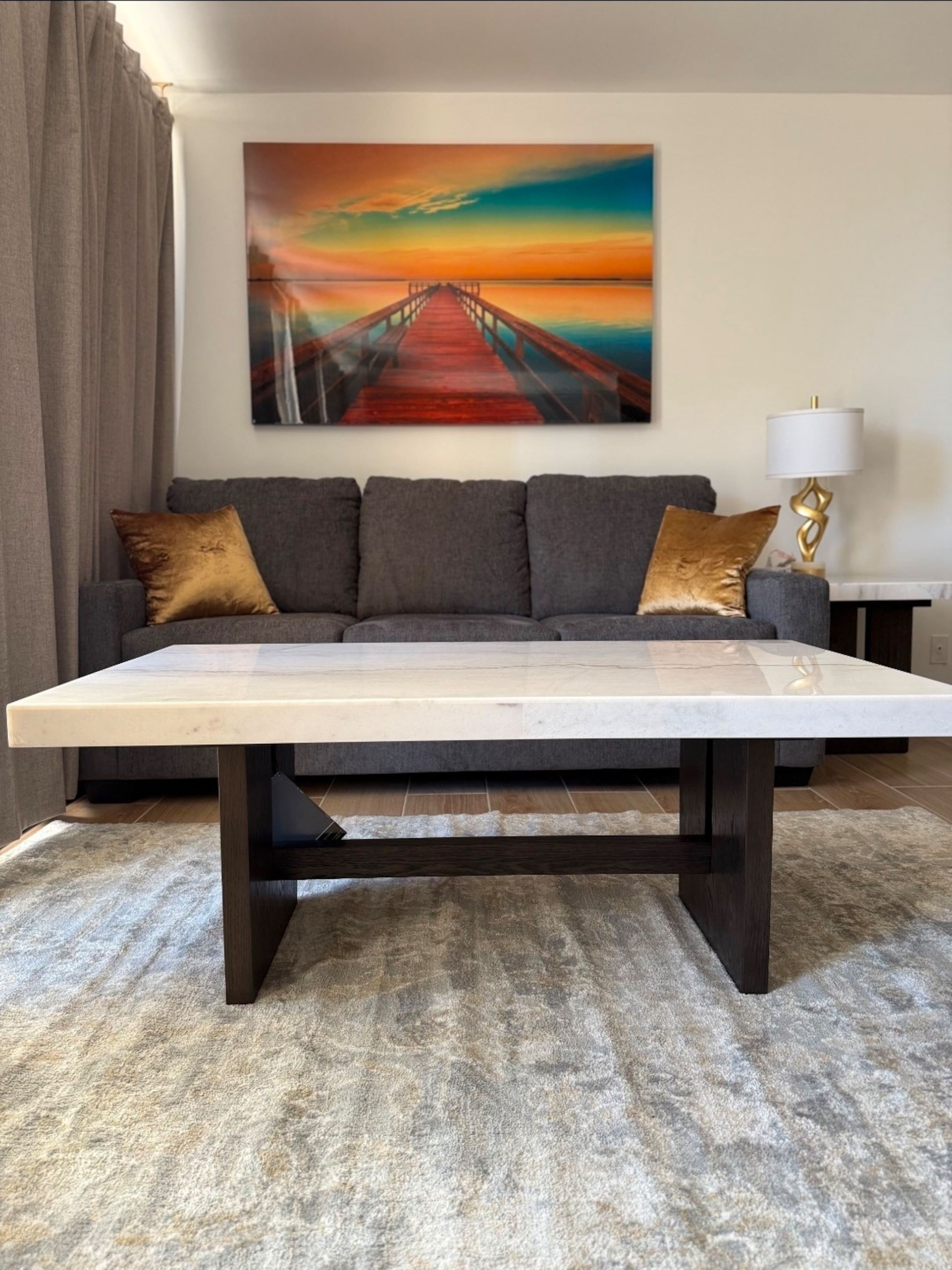 Prime location newly renovated 1 bedroom Waikiki - Image 1