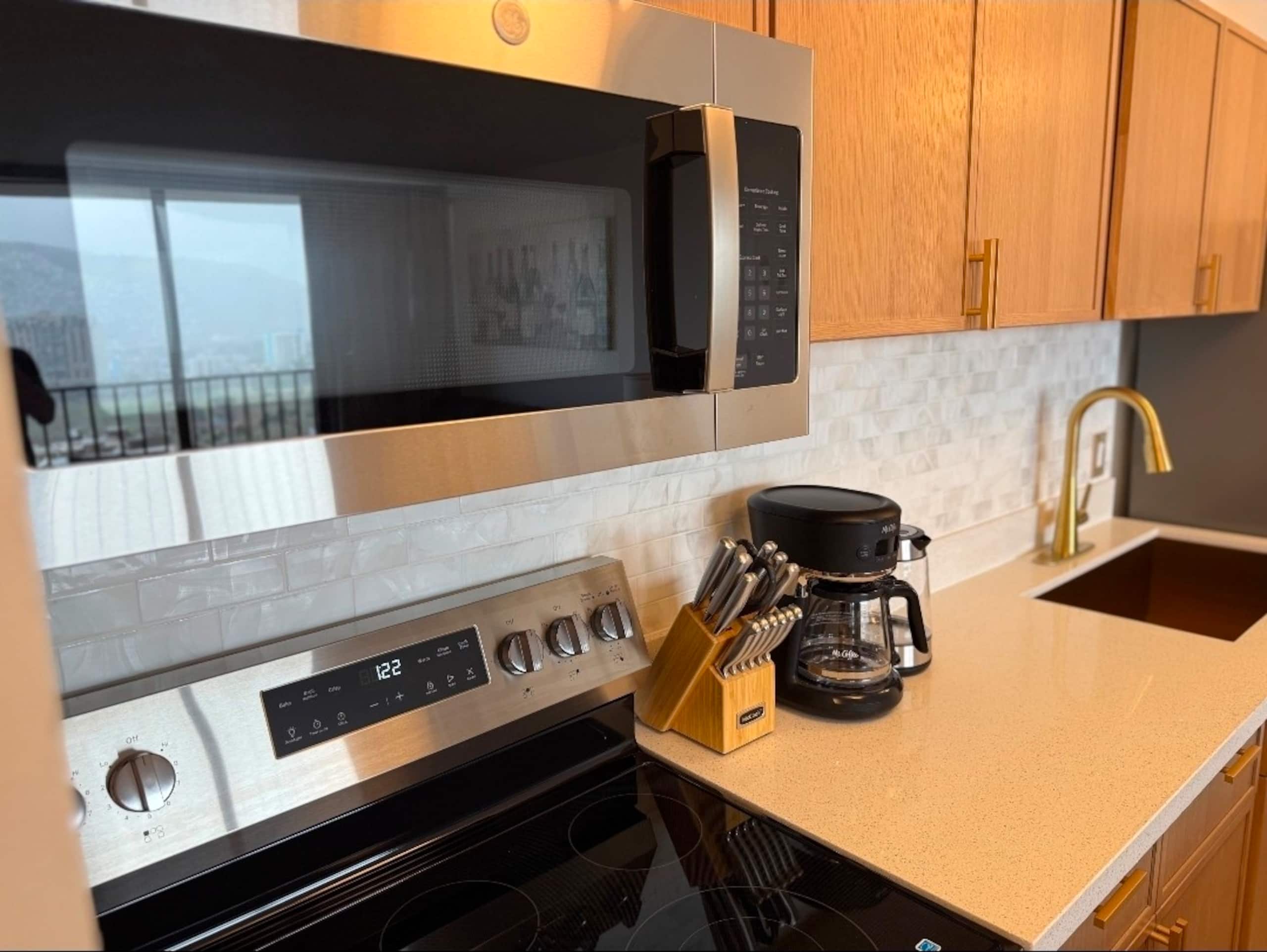 Prime location newly renovated 1 bedroom Waikiki - Image 4