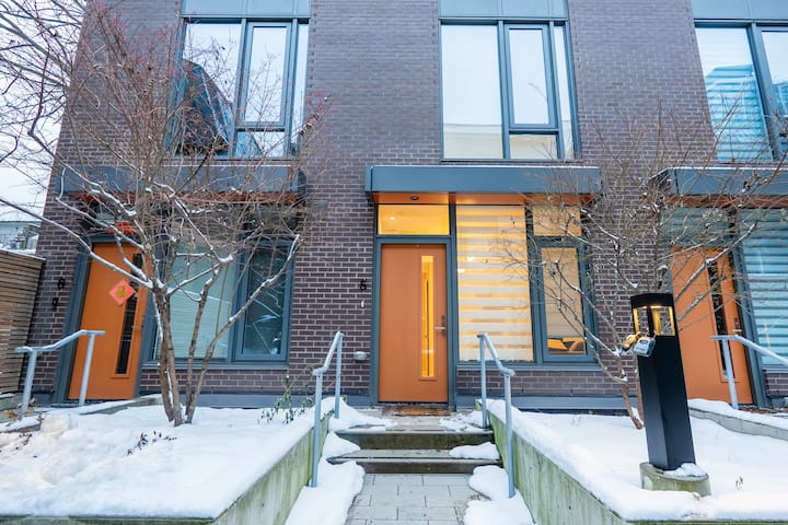 Townhouse Yonge N Bloor - Toronto
