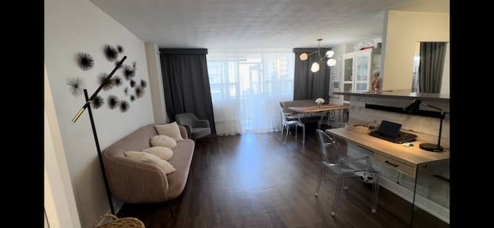 1 Bedroom Entire Apartment In Midtown Toronto - Torontó