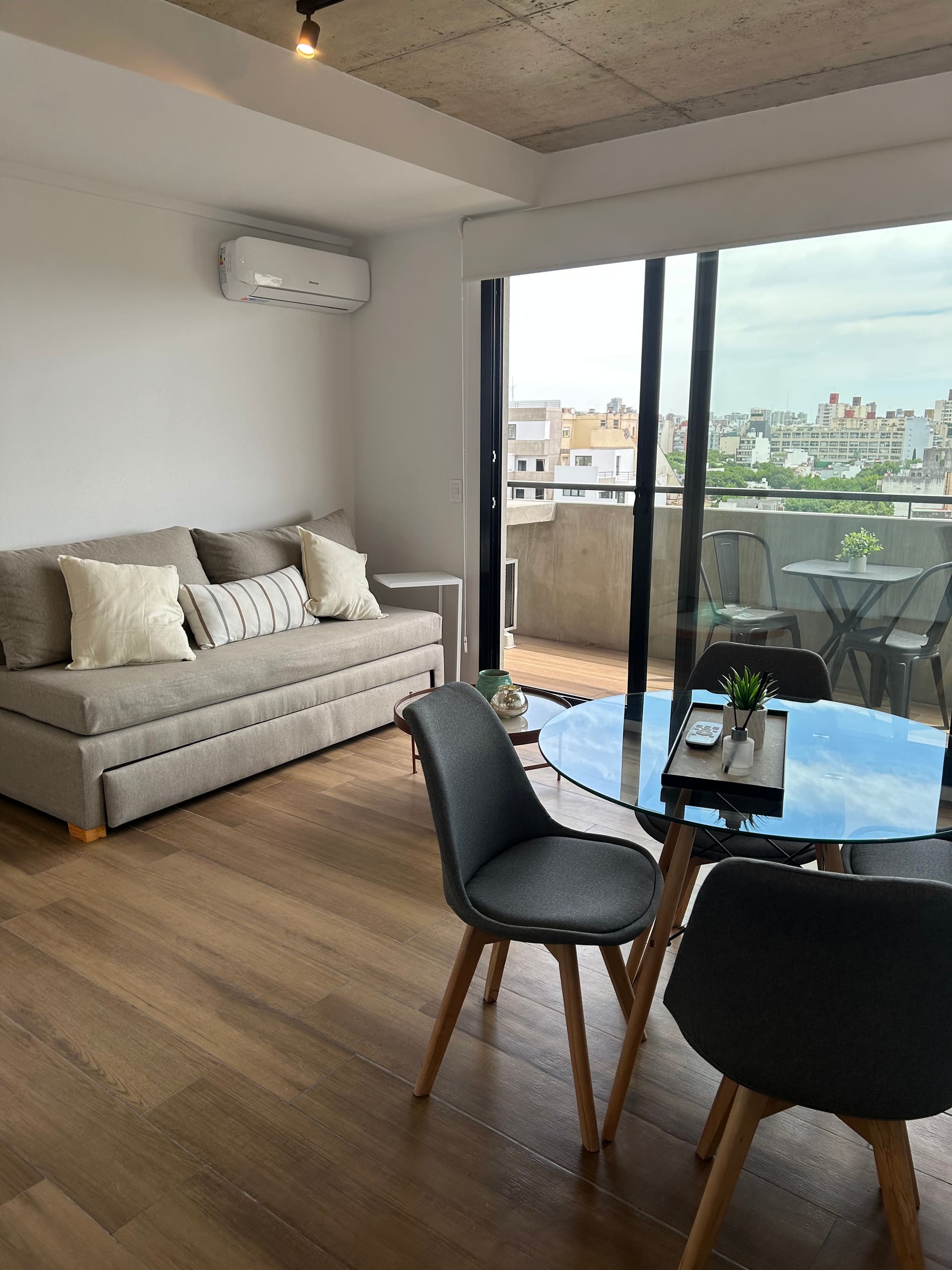 Apartamento de 2 ambientes com varanda nova em Chacarita
