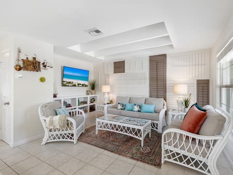 Popular Airbnb listing: Jasmine, relax at the beach or the cottage in Captiva