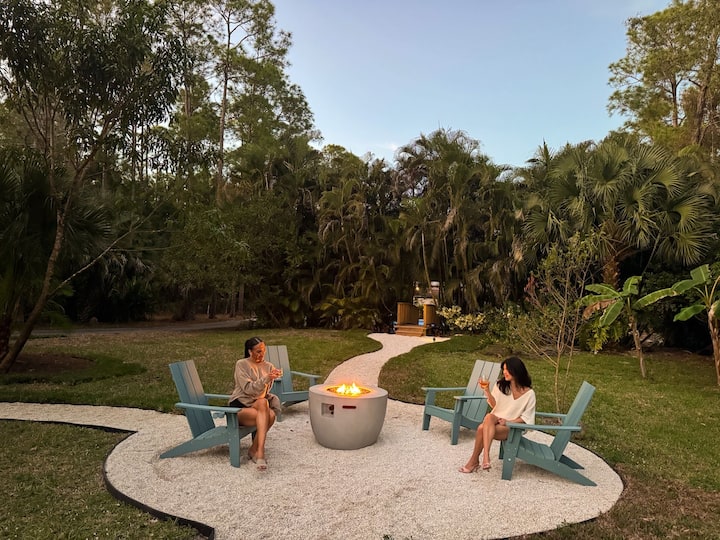 Naples FL | Heated Pool Spa Pickleball Mini Golf