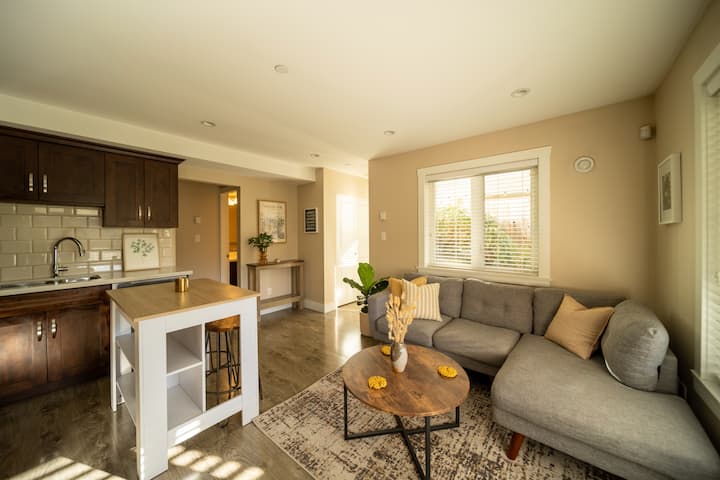 North Shore Garden Hideaway - 6400