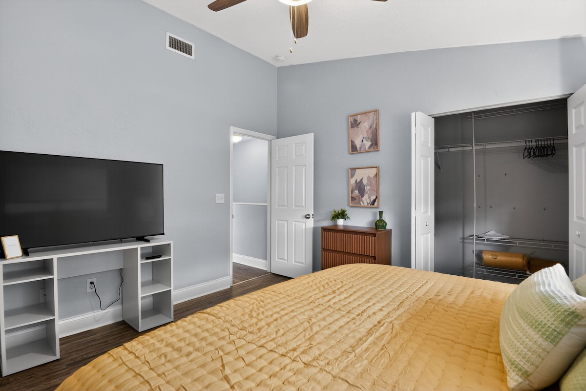 Free Parking & Laundry | Backyard | Highway Access