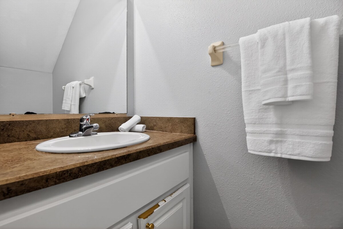 Free Parking & Laundry | Backyard | Highway Access
