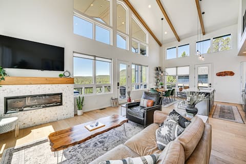 Successful Airbnb property: Luxury Home with Mountain Views + Hot Tub in Gila County