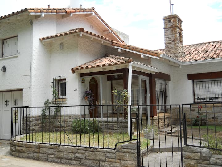 Chalet Céntrico Súper Cómodo - Miramar