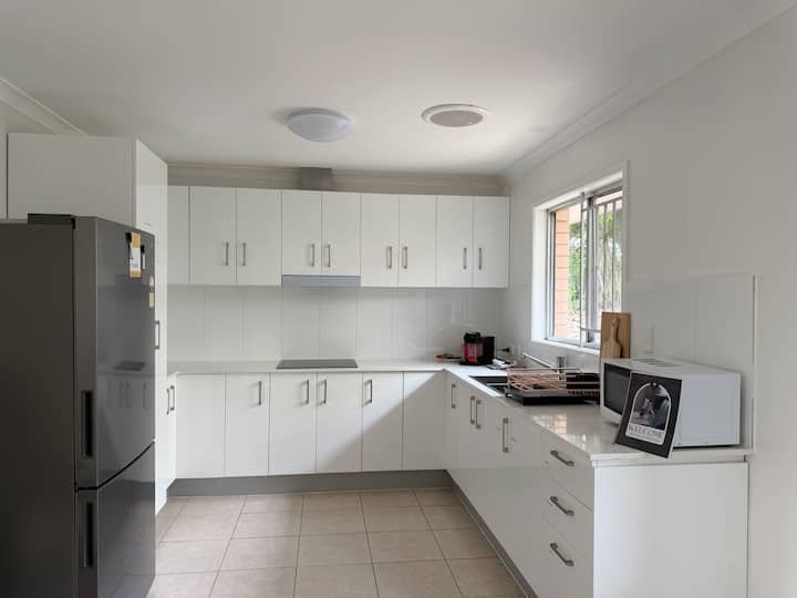 3br Family Stay | Sunnybank Hills Near Plaza - Brisbane