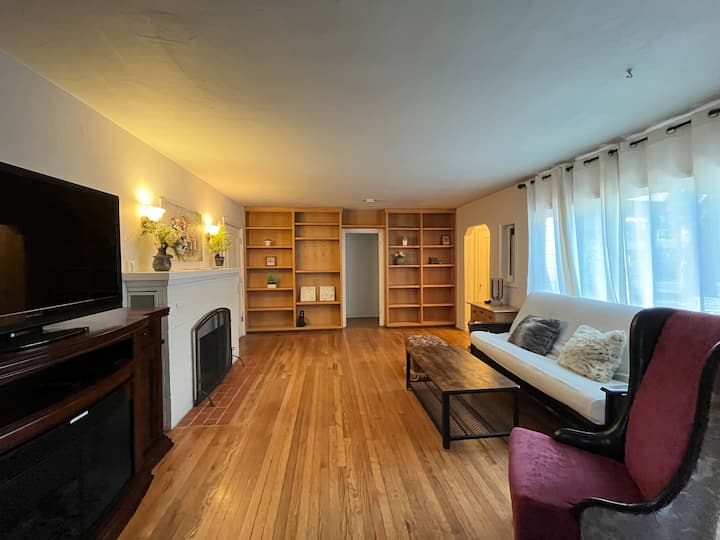 Quiet 2br Home W/ Huge Yard + Parking - Cambrian Park, CA