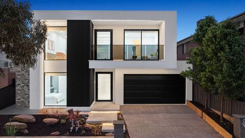 Masterpiece luxury house in heart of Craigieburn