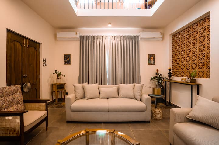 Living room image 11