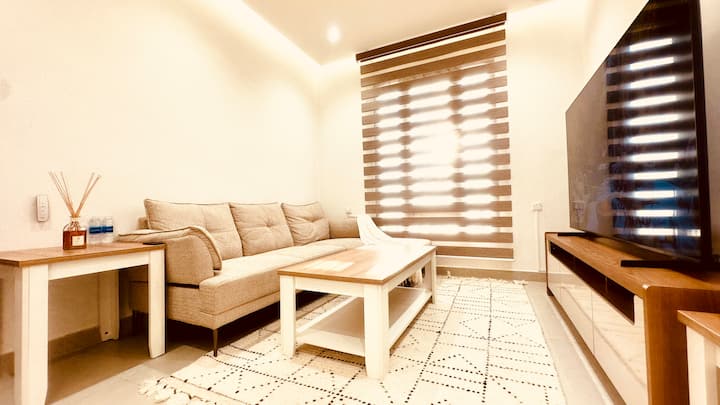 Bright New L 1br | Netflix L Salmiya Centre - الكويت‎
