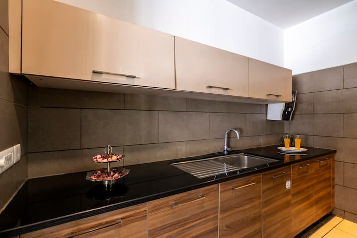 Kitchenette image 2