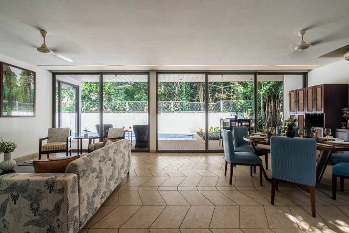 Living room image 7