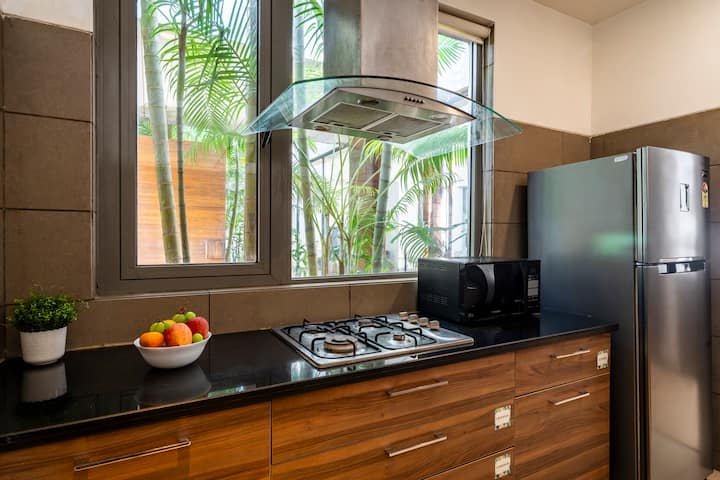 Kitchenette image 3