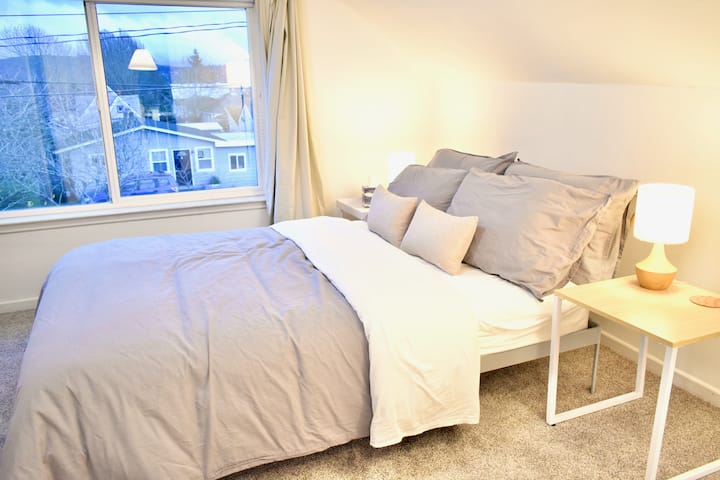 设计触手可及，全尺寸床已准备就绪，可供您休息