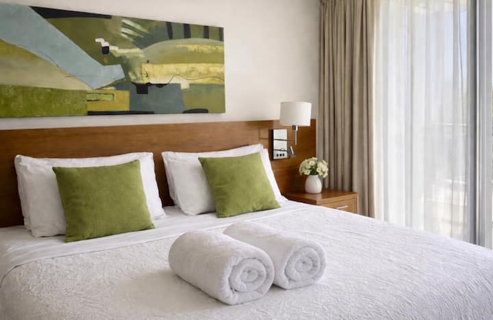 Swim-out Poolside Studio•walk To Marina - Hervey Bay