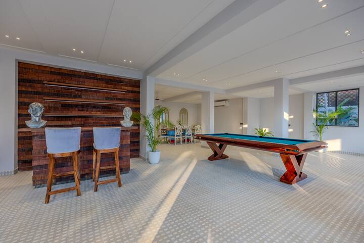 Living room image 8