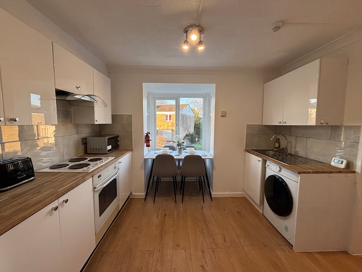 Bright 2br • Parking • Walk To Hospital & Uni - Oxford