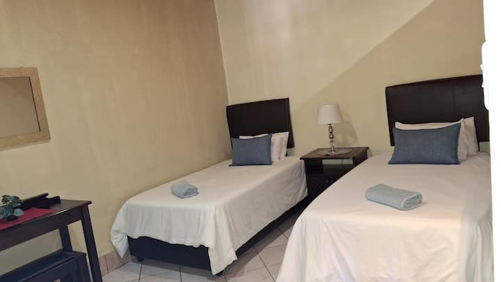 Hillbillion Estate Self Catering Unit 15 - Port Shepstone