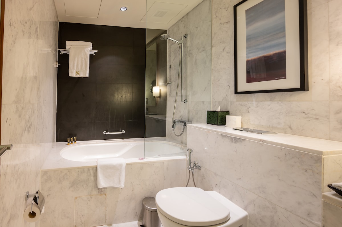 Studio Apartment · Downtown Dubai 4