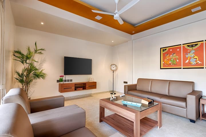 Living room image 3