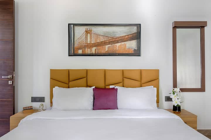 Bedroom 1 image 2