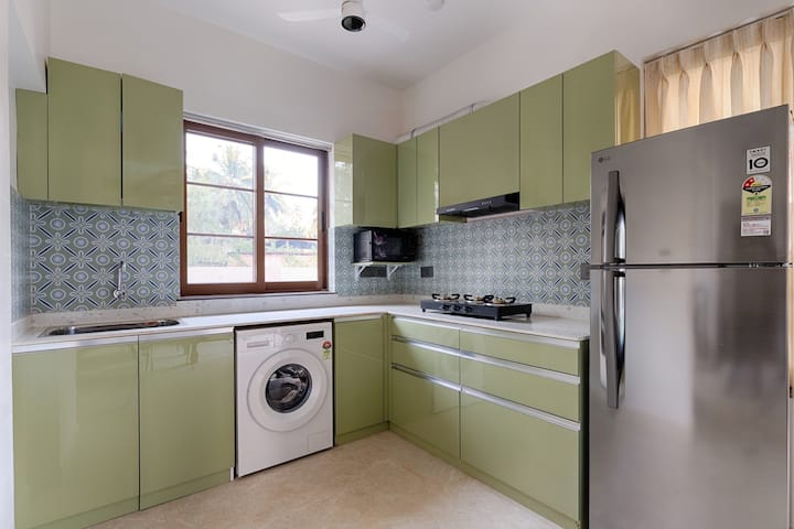Full kitchen image 3