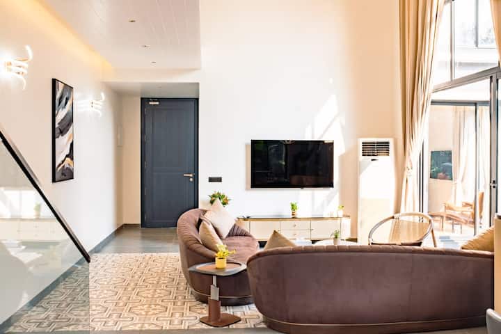 Living room image 7