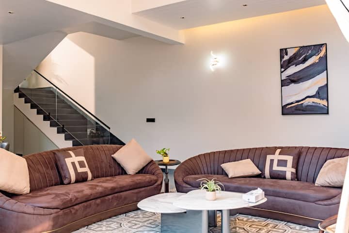 Living room image 2