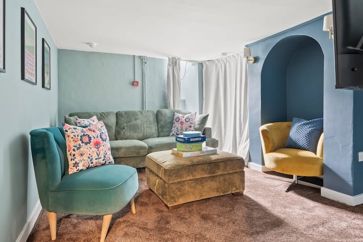 5-bed Victorian, City & Cricket - Worcester
