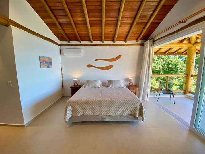 Suite 2 – Master