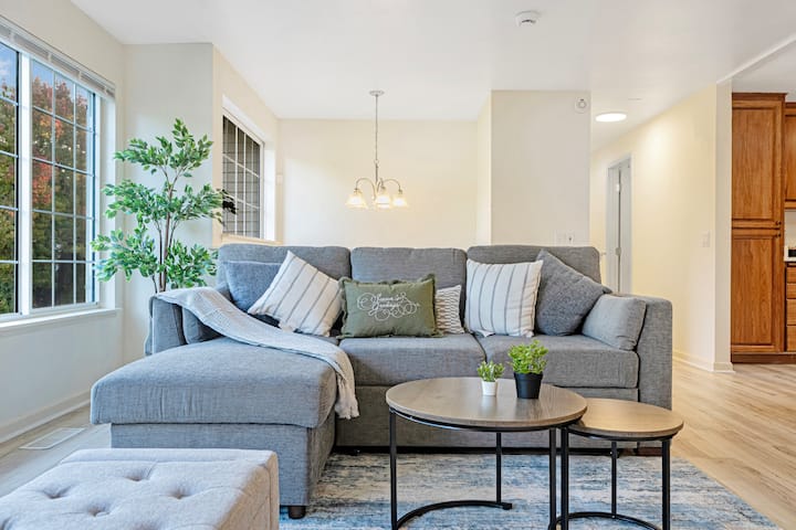 Modern 3br W/ Backyard | 5 Mins To Transit Center - Lynnwood, WA