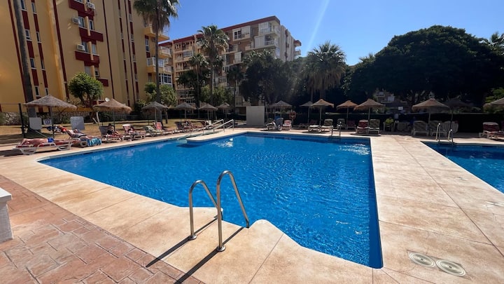 Vista Al Mar, Piscinas, Playa. Adultos 2 + 1 Bebé - ベナルマデナ