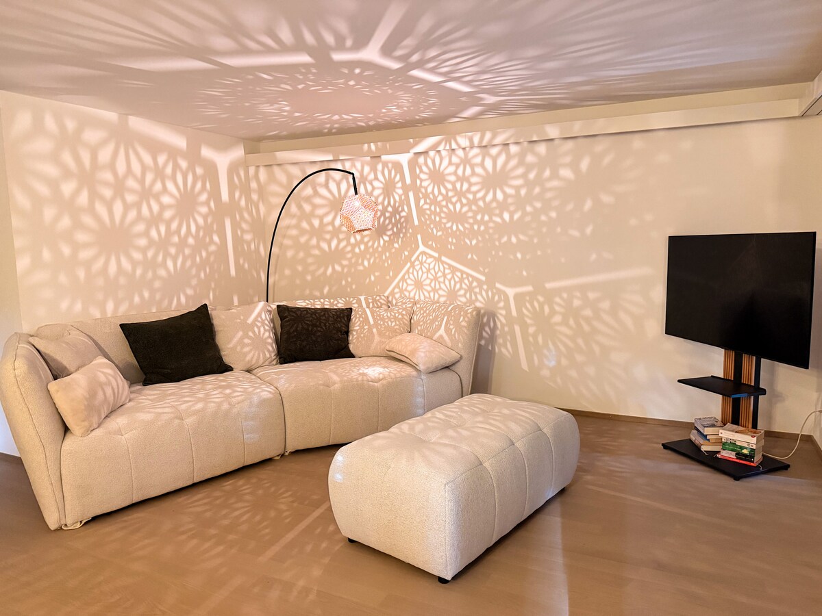 Top Airbnb: Stylish mountain apartment with balcony & alpine views in Bellwald