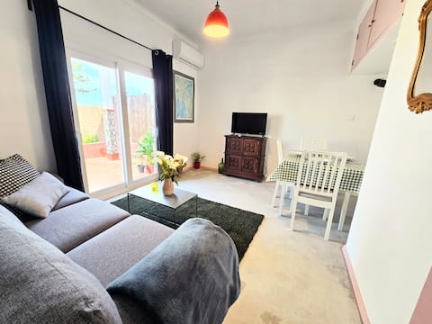 Successful Airbnb property: Casa Bonito Groundfloor. Nice patio & pool. Relax in Vila Nova De Cacela